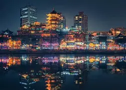 星空体育官网-成都蓉城训练开放日，冲刺阶段篮板制胜引欢呼，英超在即，数据趋势出现新变化(成都蓉城2025夏窗引援)